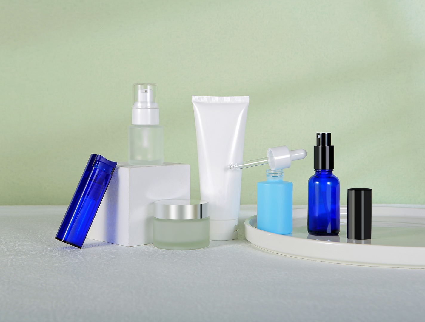 Plastic Containers for Cosmetic Products