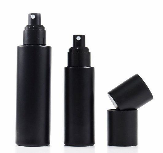 3 Spray bottle